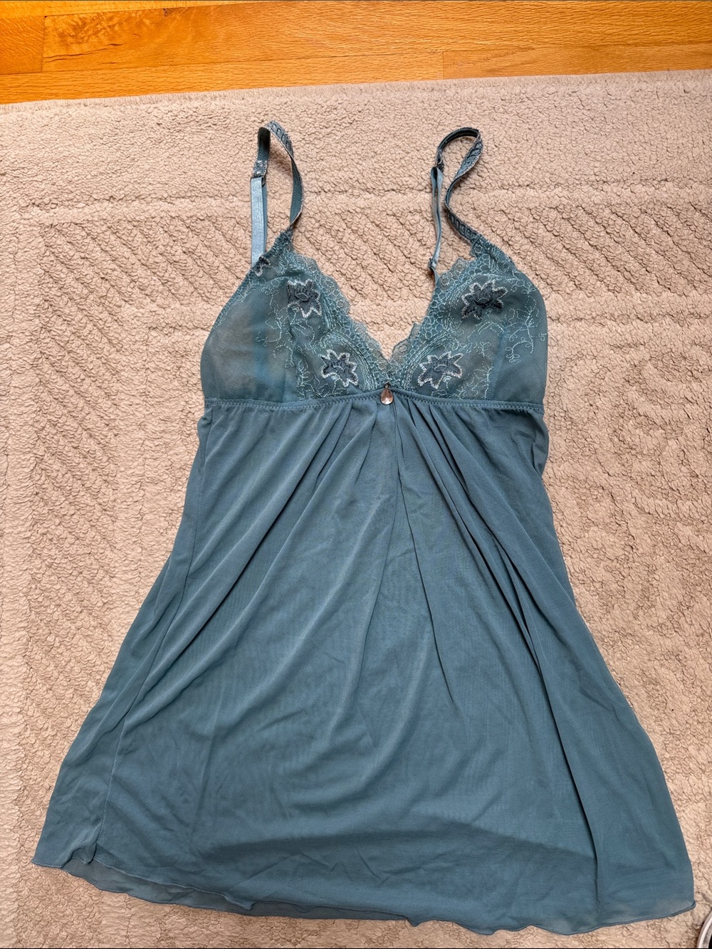 Marilyn Monroe Lace-Trim Teal Chemise Nightdress with Floral Embroidery